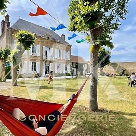 La Demeure De Margot - 24 Couchages Villa Villeneuve-sur-Yonne Exterior photo