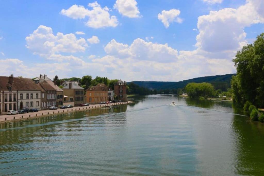 La Demeure De Margot - 24 Couchages Villa Villeneuve-sur-Yonne Exterior photo